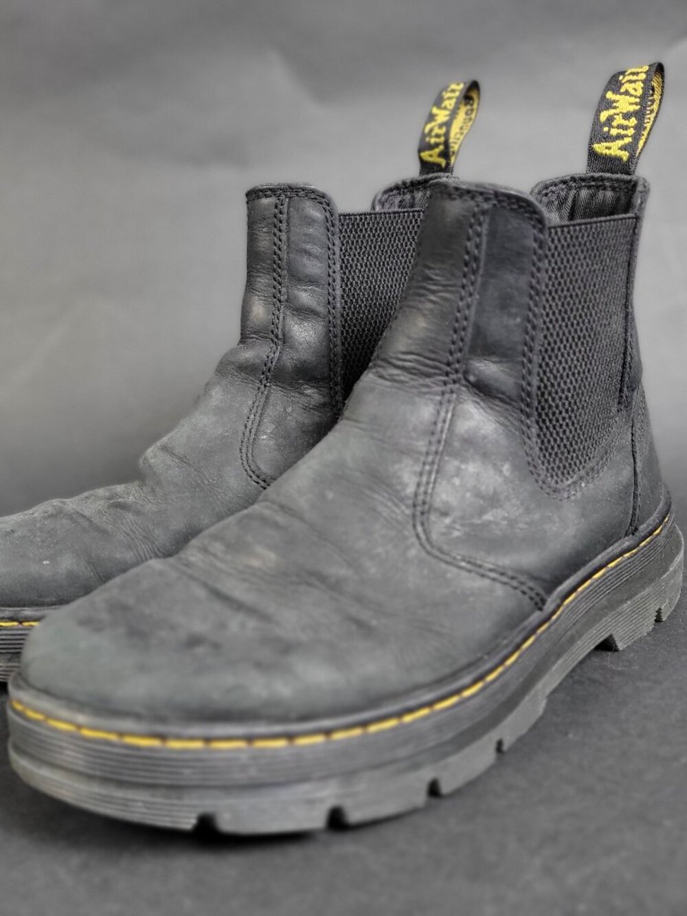 Dr. Martens Unisex-Adult Embury Matte Black Leather Chelsea Boots Sz W7/M6